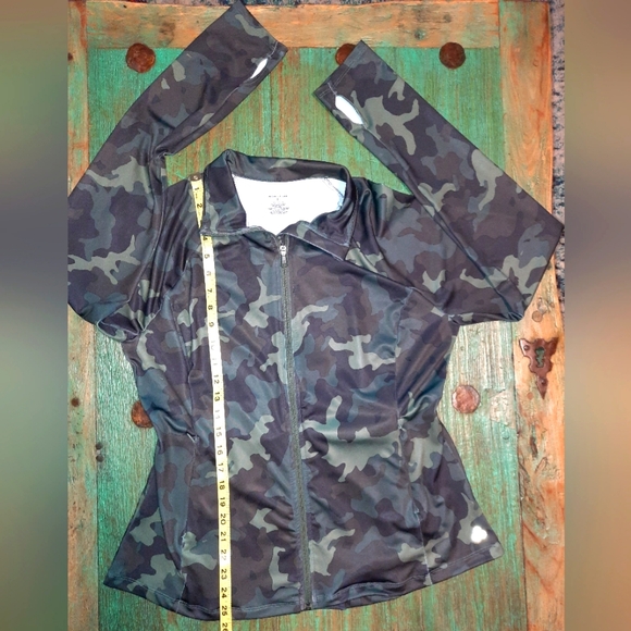 Tek Gear Camo Zipper Workout Jacket size large excellent used condition - Picture 9 of 9